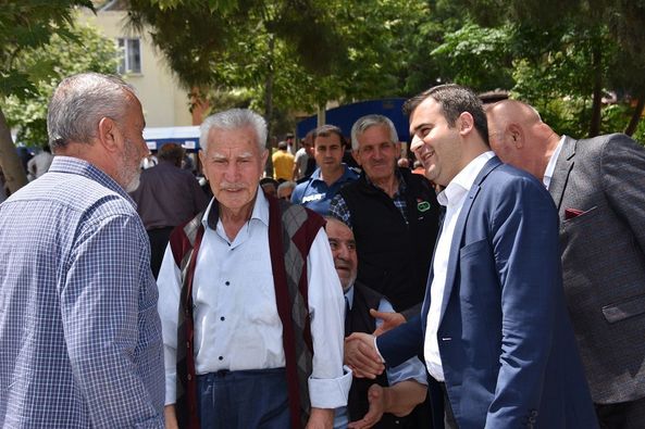 Kaymakamımız Sayın Mert Kumcu, ilçemiz Atatürk Parkı’nı ziyaret ederek vatandaşlarımız ile bir araya geldi.