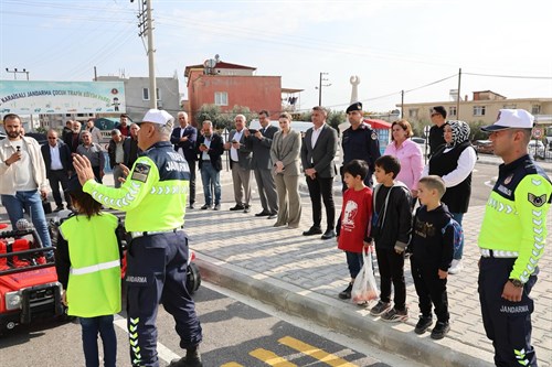 İlçe Jandarma Komutanlığınca Öğrencilere Yönelik Olarak Trafik Eğitimi Düzenlendi